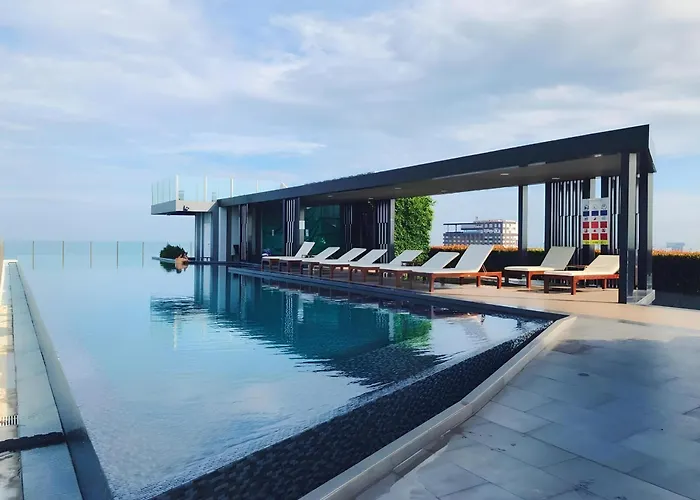 Pattaya Central & Infinity Pool